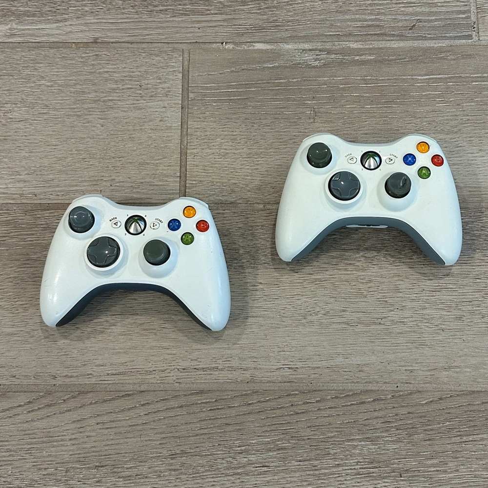 XBOX 360 Wireless Controllers